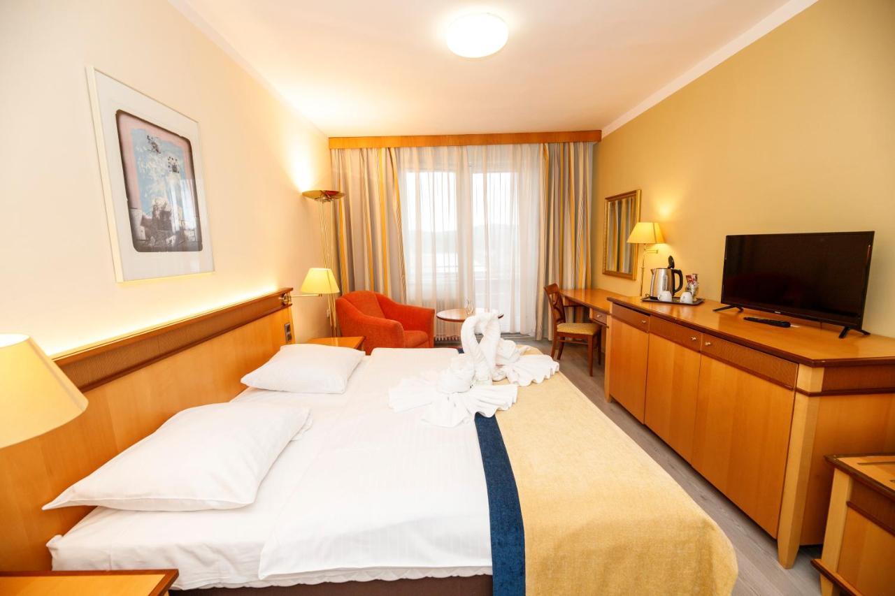 Fontana Lipno Hotell Černá v Pošumaví Exteriör bild